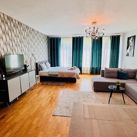 Apartamento Rezidence Jeseniova Praga Exterior foto